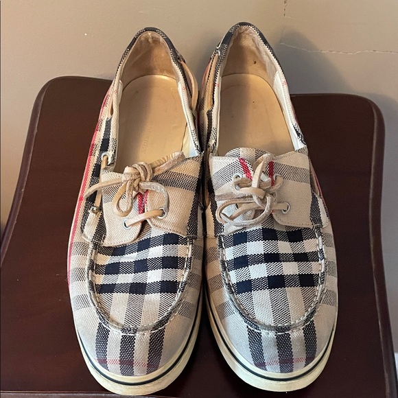 Burberry Plaid Flats in Beige and Black